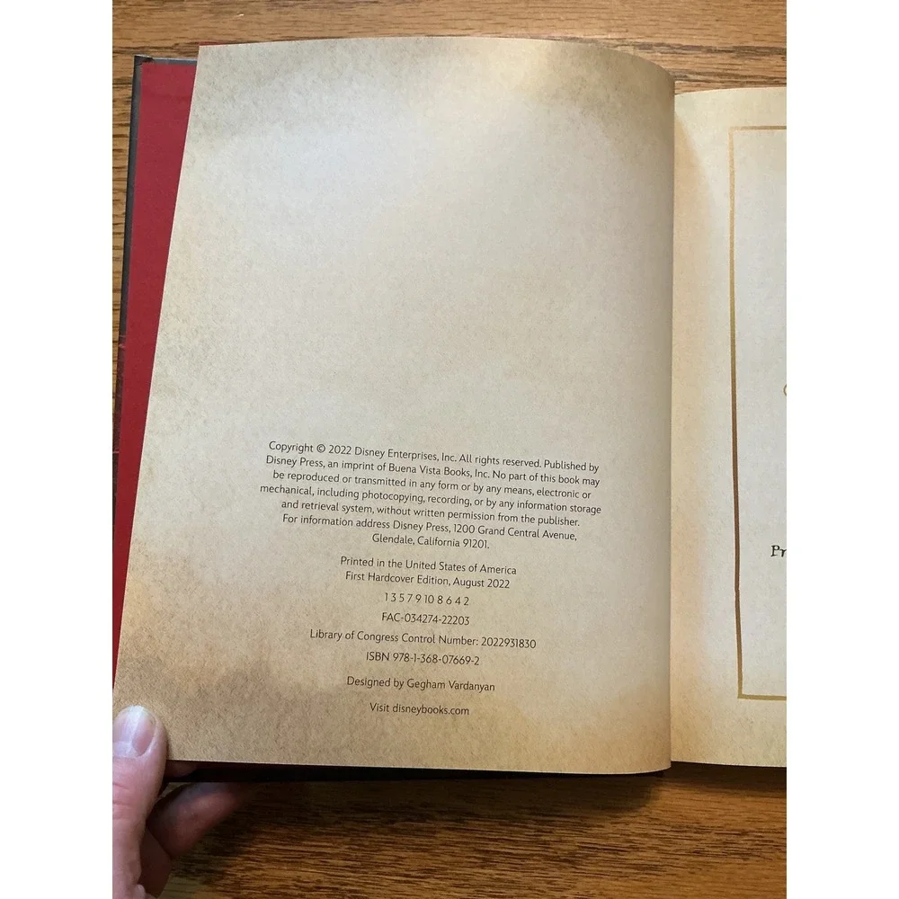 Disney Hocus Pocus Spell Book Hardcover Guide Spells Potions Hexes 2022 1st Ed